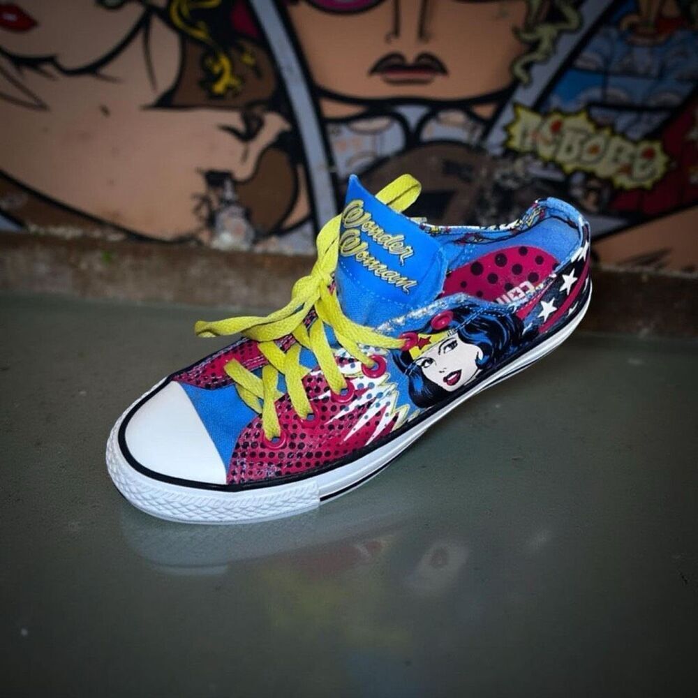 Converse Chuck Taylor All Star Vintage DC COMICS Wonder Woman Low Top Sneakers 5